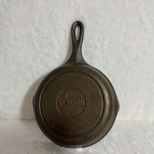 Lodge 3SK Cast Iron Skillet  6" Diameter USA Cooking Frying Pan double spout